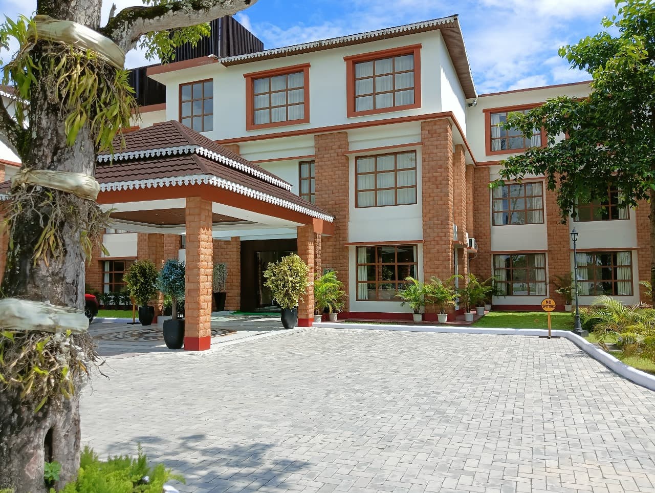 Hotel Kinnara
